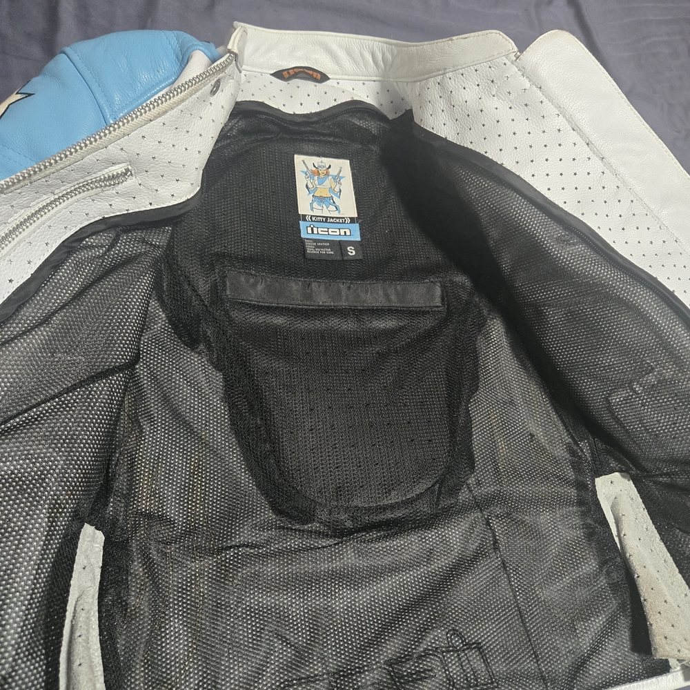 White and Blue Racing Leather Jacket - Picture 5 of 10